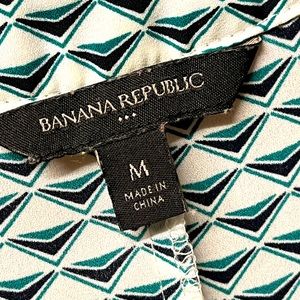 Chic Banana Republic Shirt for Wearing Under a Suit Jacket